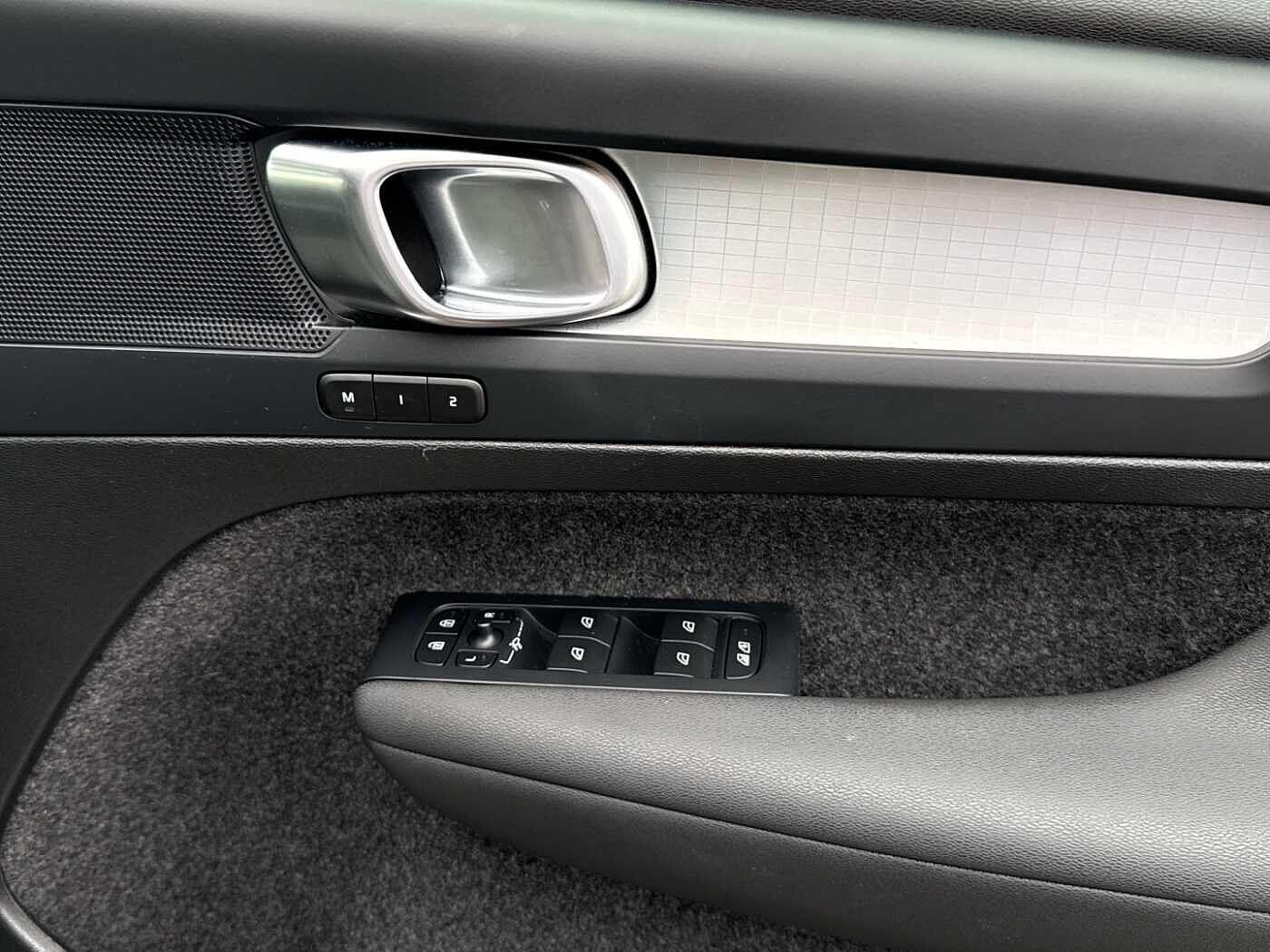 Used Volvo XC40 2023 for sale - 76024352: Photo 25
