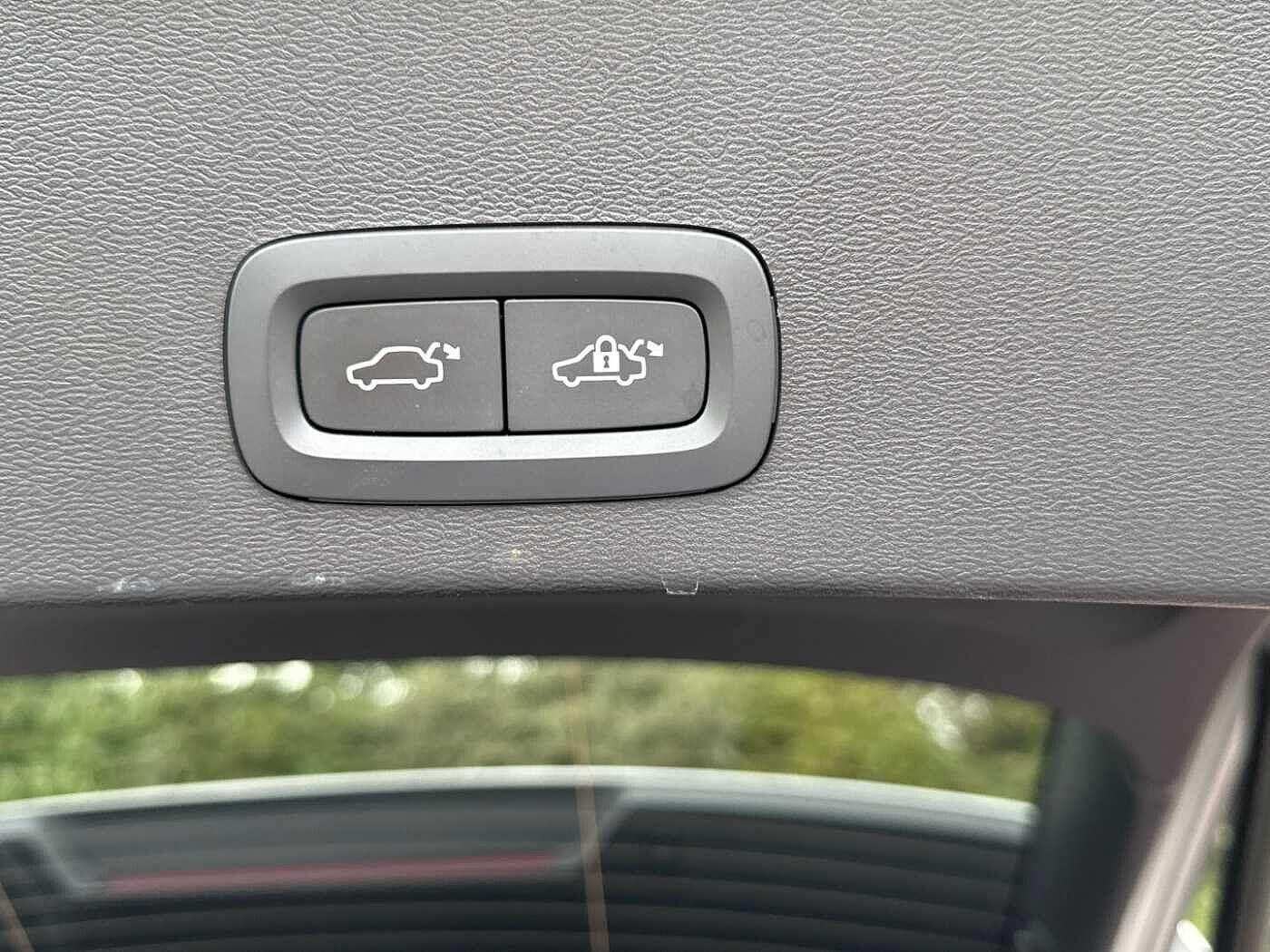 Used Volvo XC40 2023 for sale - 76024352: Photo 27