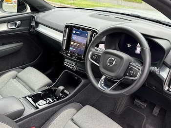 Used Volvo XC40 2023 for sale - 76024352: Photo 4