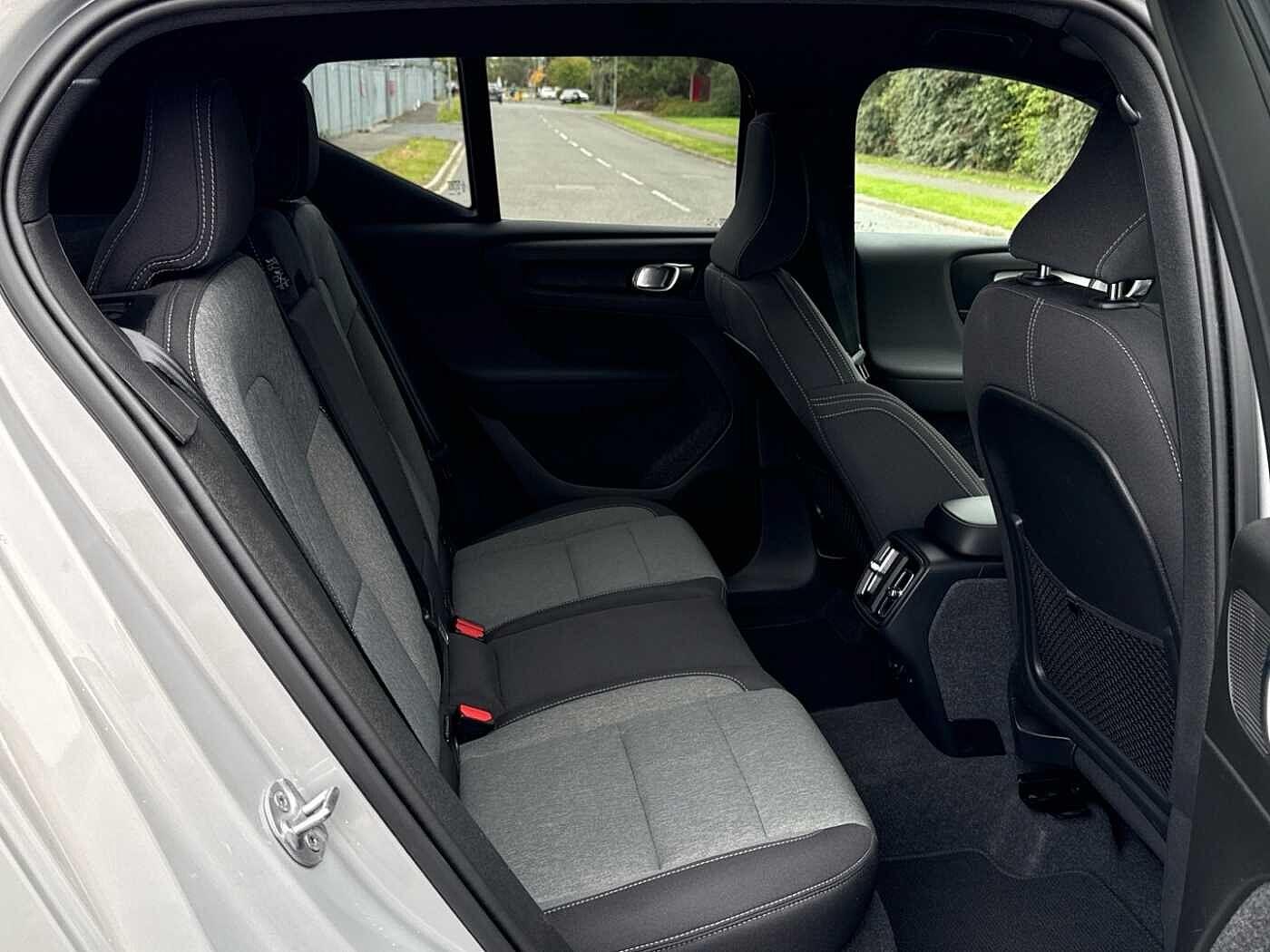 Used Volvo XC40 2023 for sale - 76024352: Photo 6