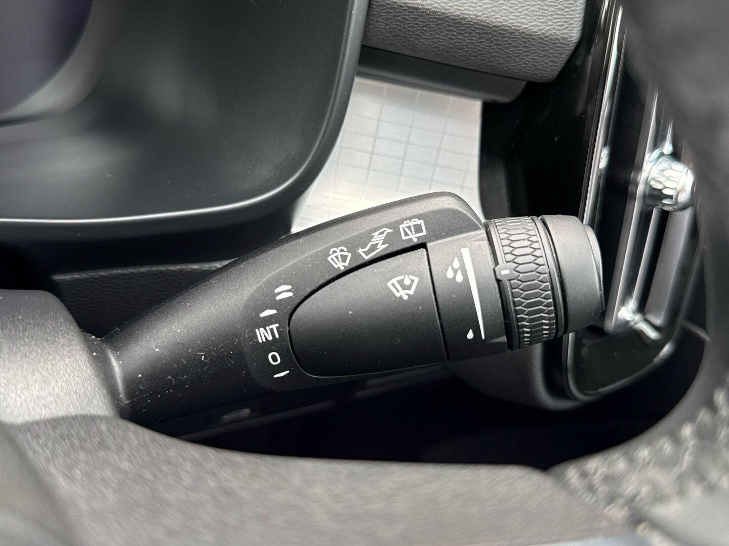 Used Volvo XC40 2023 for sale - 76024352: Photo 60