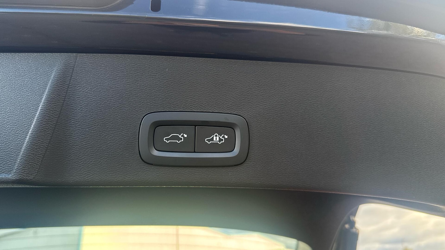 Used Volvo XC40 2023 for sale - 76337099: Photo 33