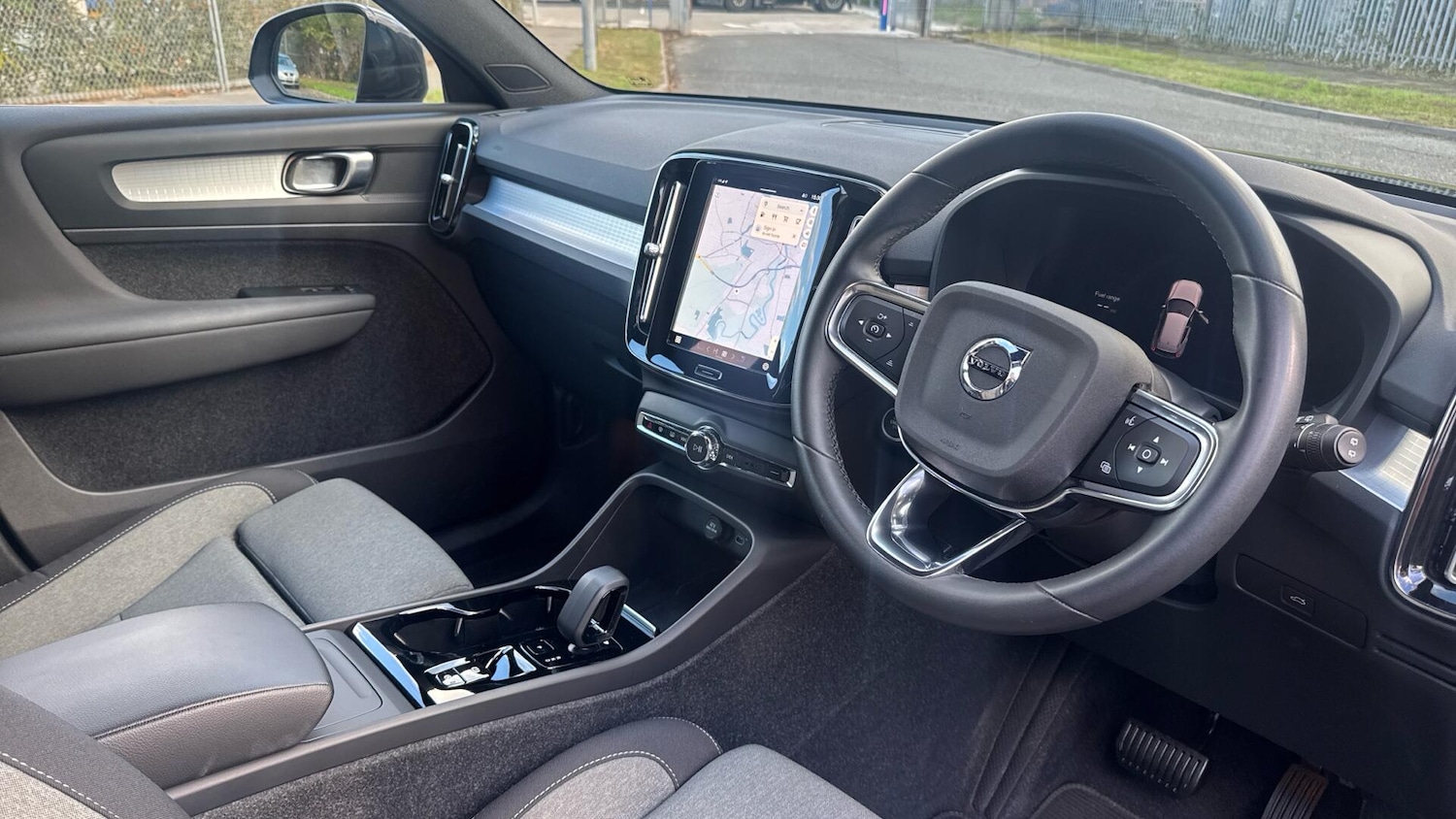 Used Volvo XC40 2023 for sale - 76337099: Photo 4