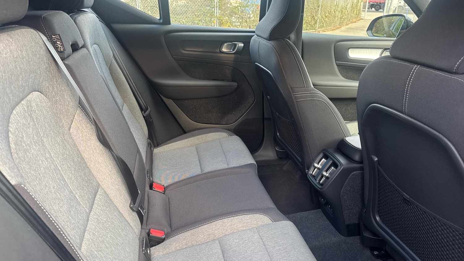 Used Volvo XC40 2023 for sale - 76337099: Photo 6