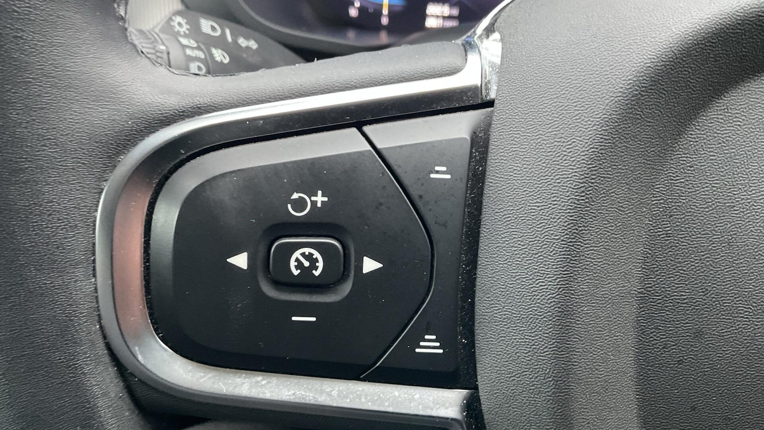 Used Volvo XC60 for sale - 76991563: Photo 21