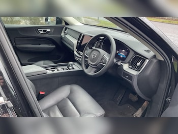 Used Volvo XC60 2024 for sale - 76991563: Photo