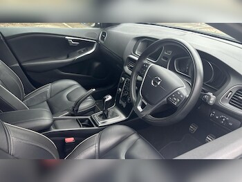 Used Volvo V40 2019 for sale - 78684327: Photo