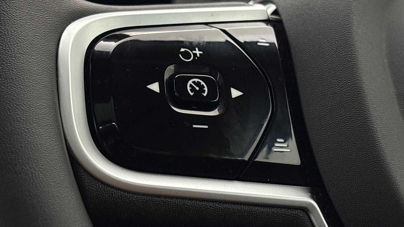 Used Volvo XC60 2025 for sale - 76714792: Photo 31