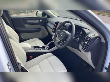 Used Volvo XC40 2026 for sale - 79831498: Photo
