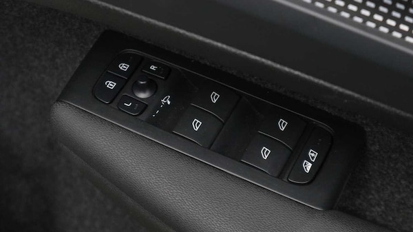 Used Volvo XC40 2024 for sale - 74358478: Photo 24