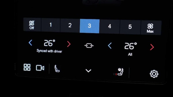 Used Volvo XC40 2024 for sale - 74358478: Photo 37