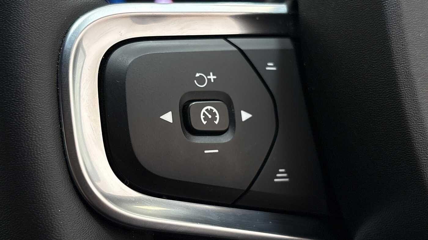 Used Volvo XC40 2024 for sale - 76336645: Photo 30