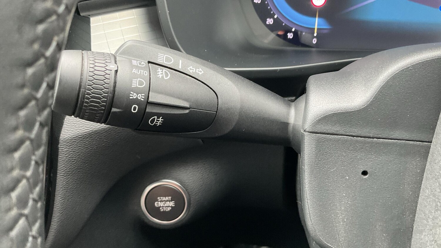 Used Volvo XC40 2023 for sale - 75926814: Photo 20