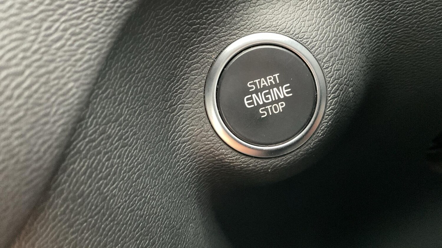 Used Volvo XC40 2023 for sale - 75926814: Photo 27