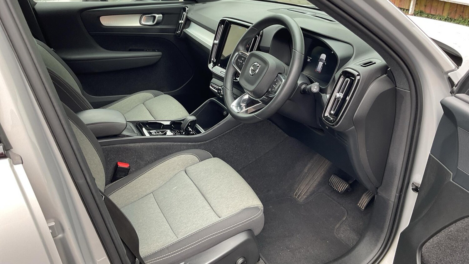 Used Volvo XC40 2023 for sale - 75926814: Photo 4