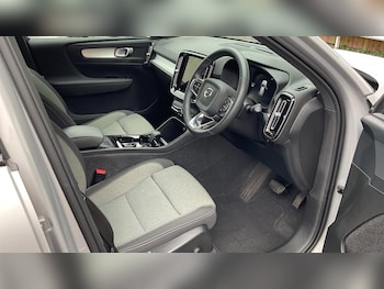 Used Volvo XC40 2023 for sale - 75926814: Photo