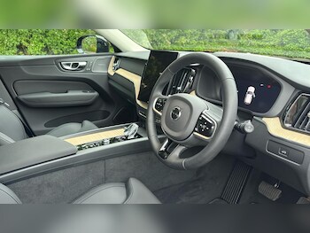 Used Volvo XC60 2026 for sale - 78684992: Photo
