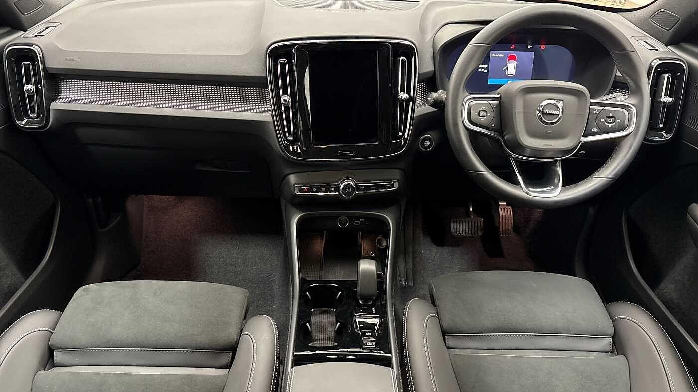 Used Volvo XC40 2025 for sale - 76389417: Photo 10