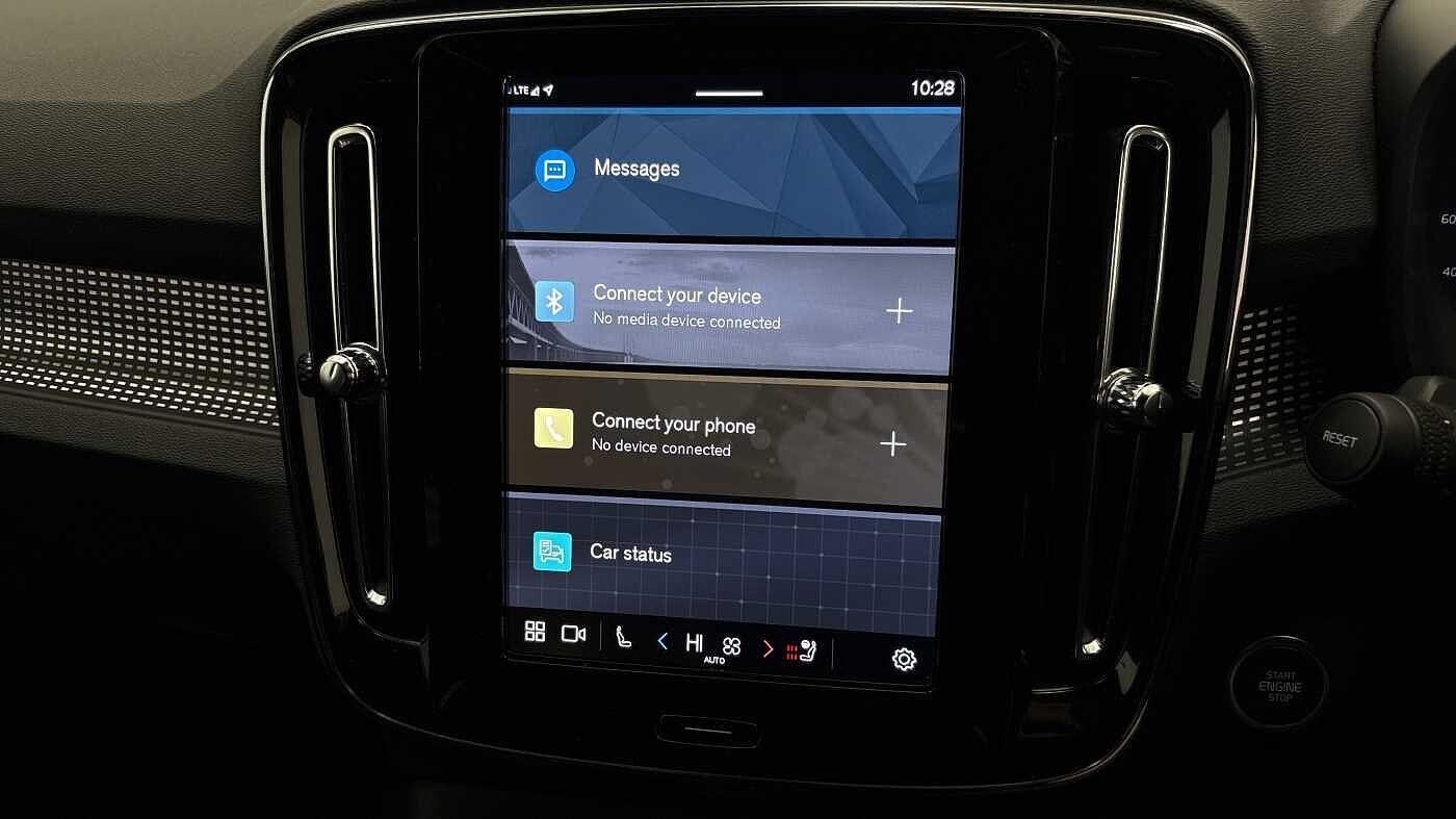 Used Volvo XC40 2025 for sale - 76389417: Photo 11