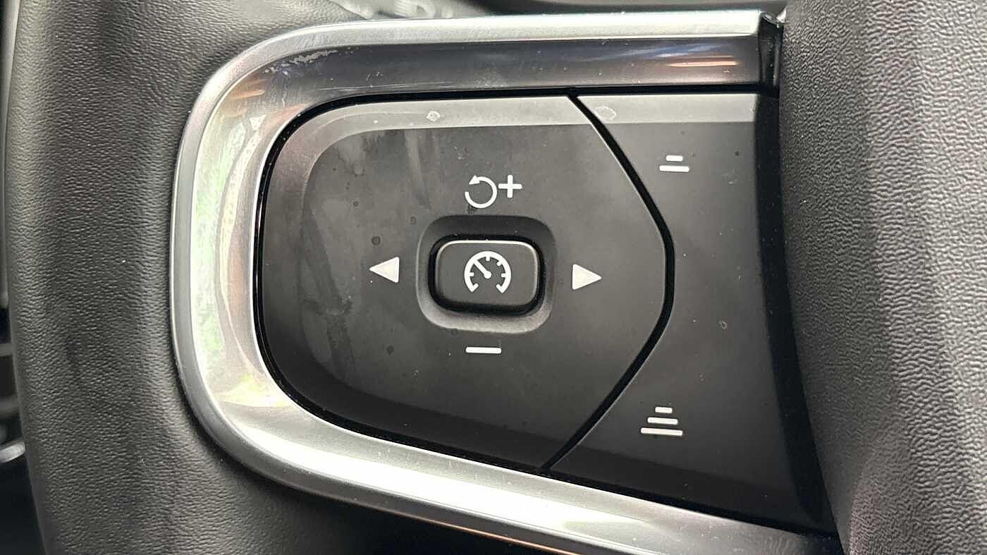 Used Volvo XC40 2025 for sale - 76512367: Photo 31