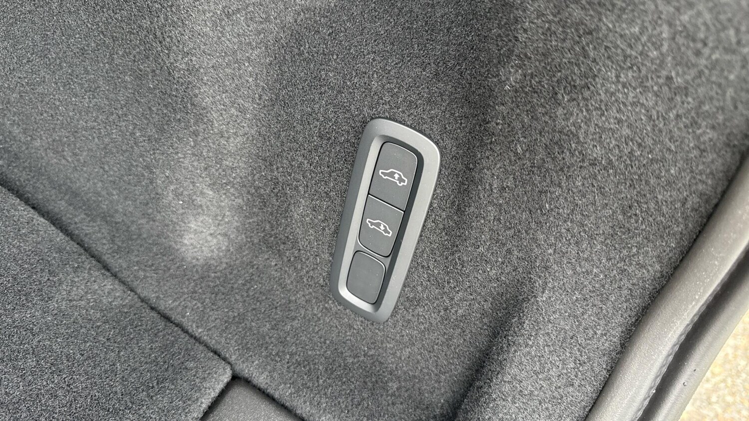 Used Volvo XC60 2025 for sale - 77424665: Photo 77