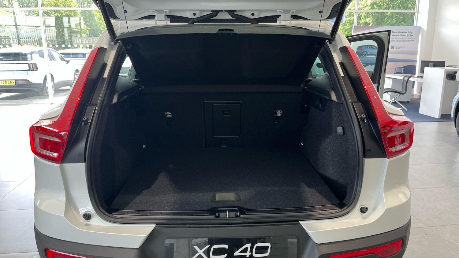 Used Volvo XC40 2025 for sale - 76159009: Photo 12