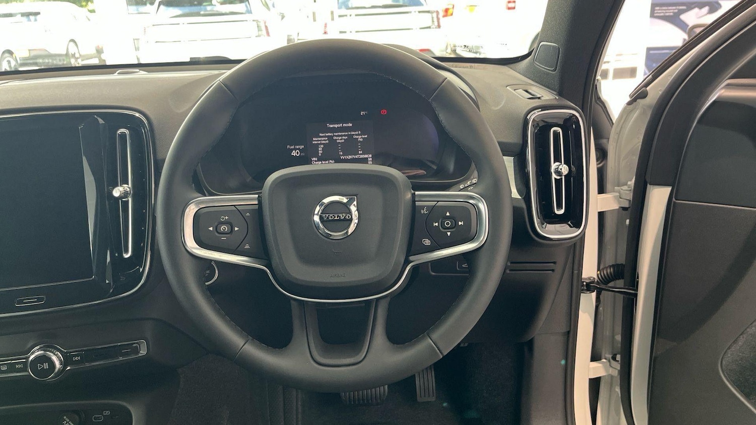 Used Volvo XC40 2025 for sale - 76159009: Photo 9