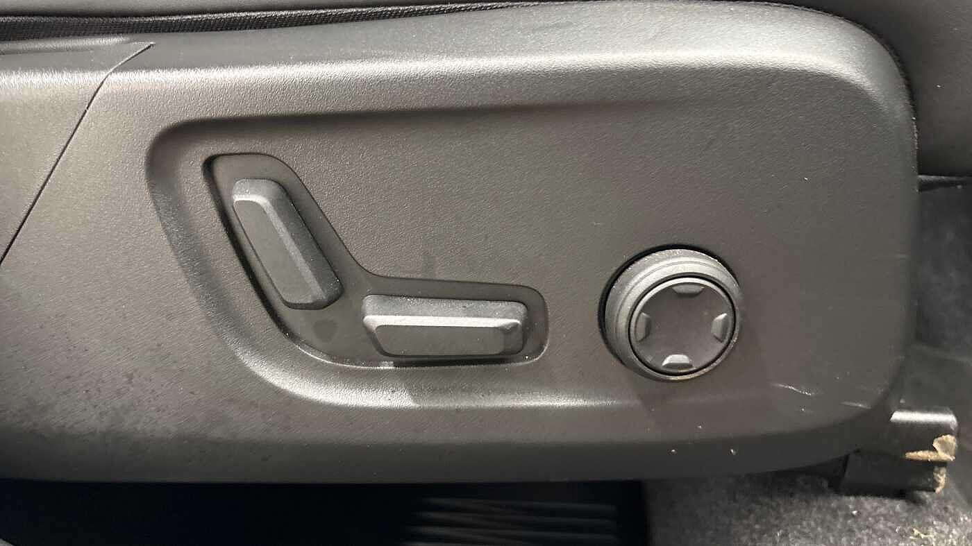 Used Volvo XC40 for sale - 77537982: Photo 27