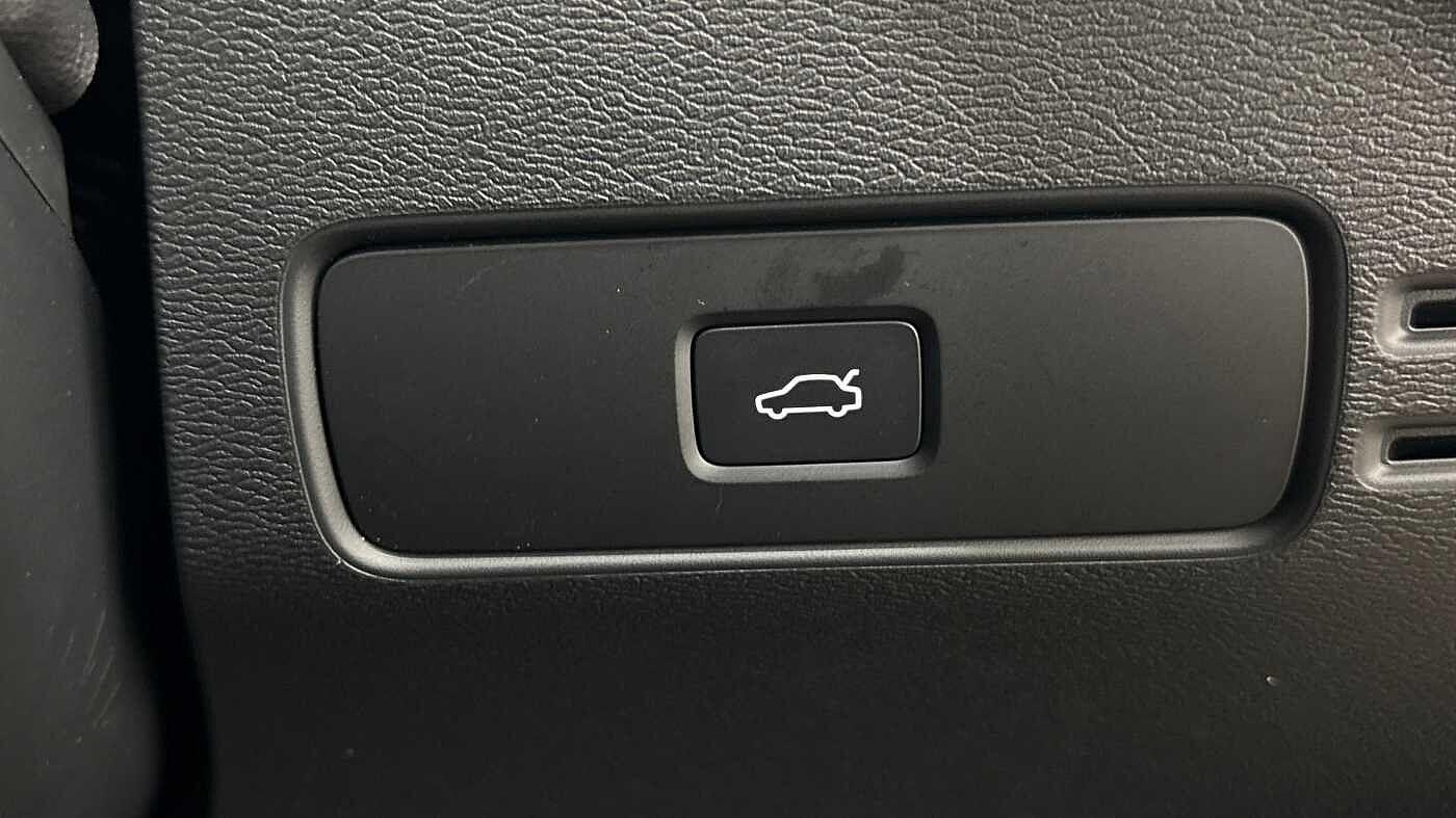 Used Volvo XC40 for sale - 77537982: Photo 29