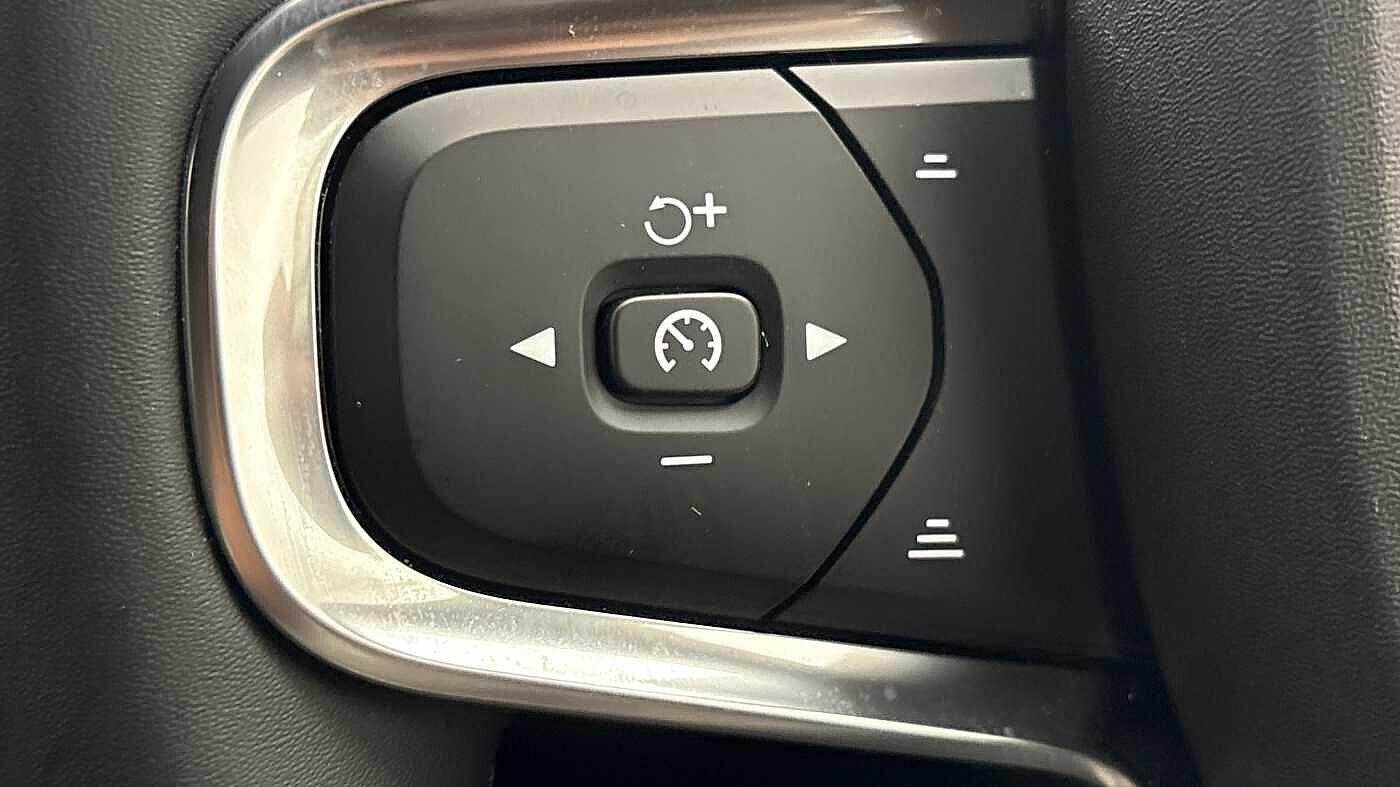 Used Volvo XC40 for sale - 77537982: Photo 30