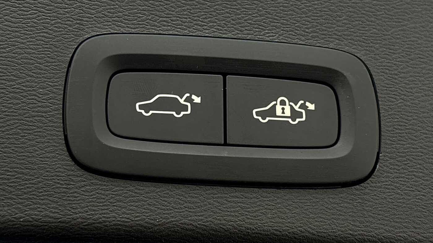 Used Volvo XC40 2025 for sale - 76337366: Photo 19