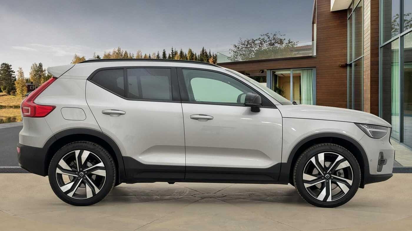 Used Volvo XC40 2025 for sale - 76337366: Photo 2