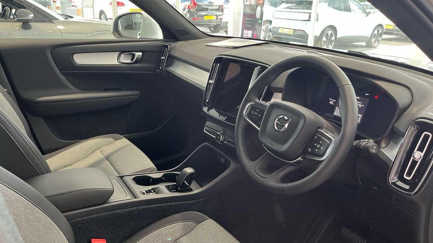 Used Volvo XC40 2025 for sale - 76499232: Photo 4
