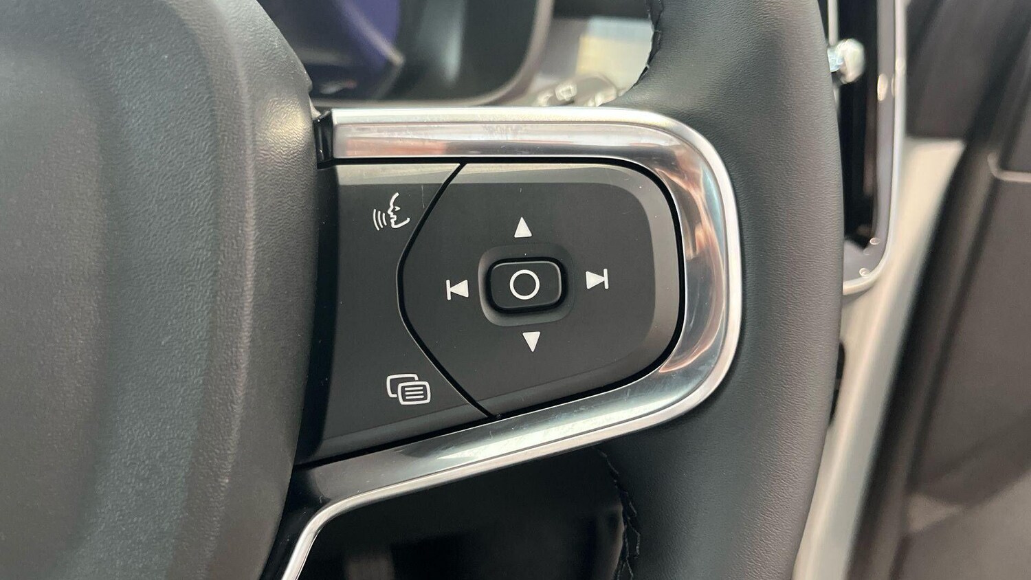 Used Volvo XC40 2025 for sale - 76499232: Photo 40