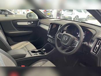 Used Volvo XC40 2025 for sale - 76499232: Photo
