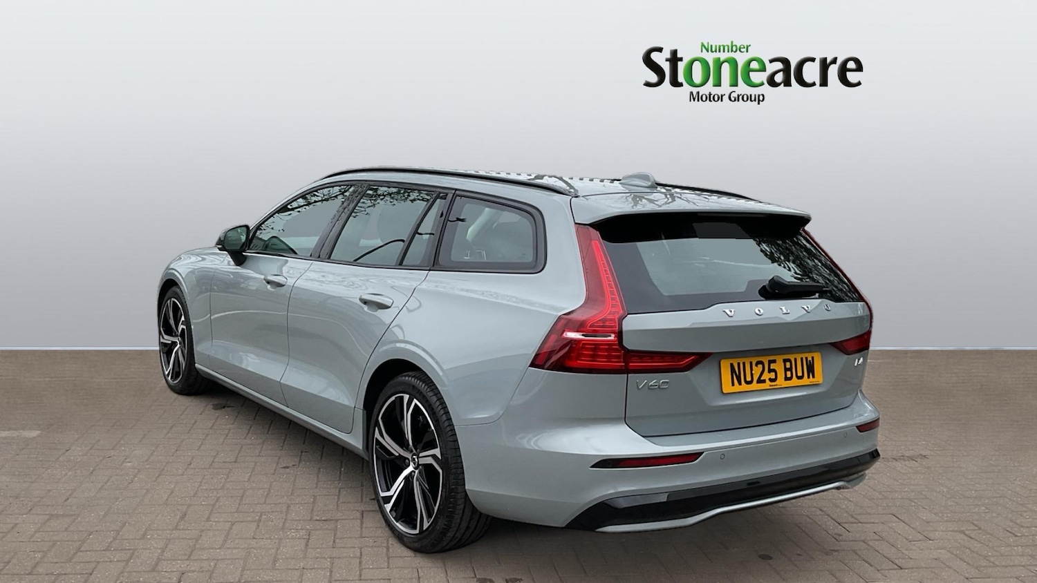 Used Volvo V60 2025 for sale - 77109129: Photo 2