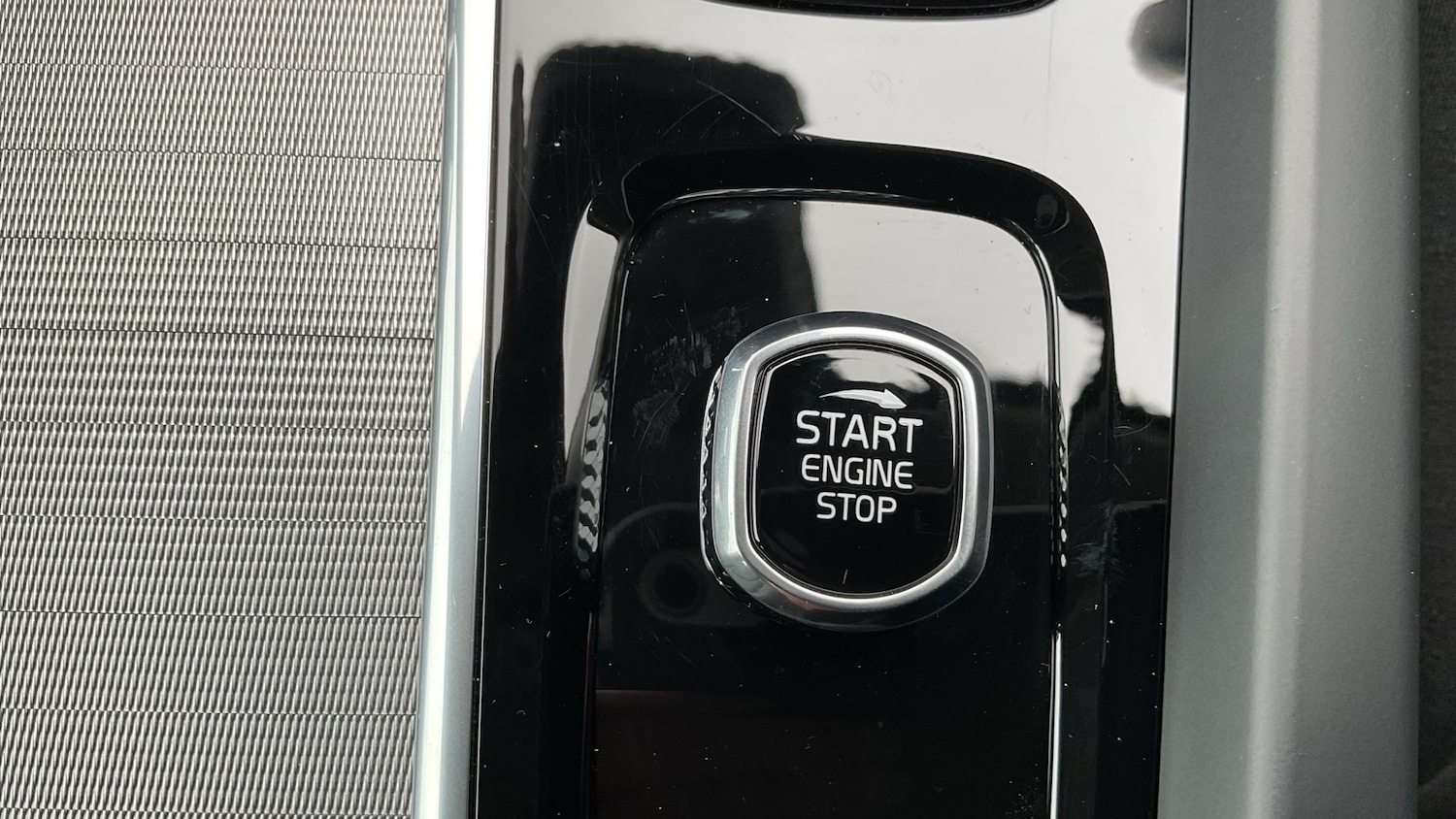 Used Volvo V60 2025 for sale - 77109129: Photo 23