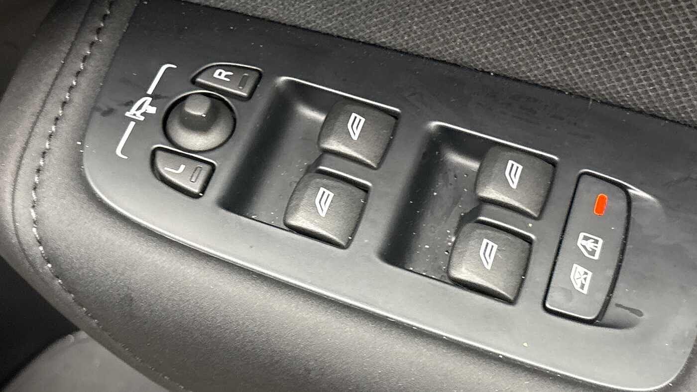 Used Volvo XC60 2025 for sale - 77537204: Photo 24