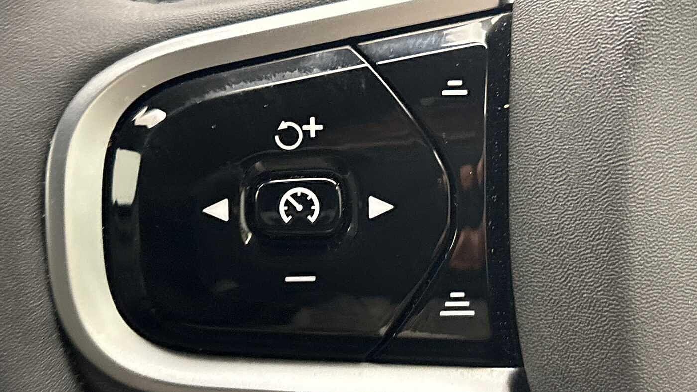 Used Volvo XC60 2025 for sale - 77537204: Photo 30