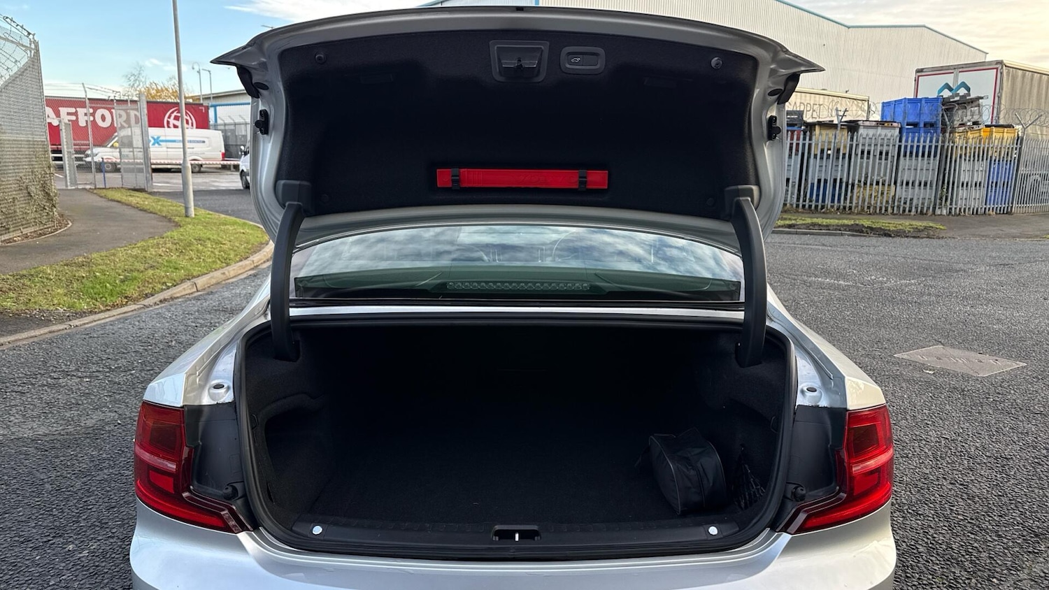 Used Volvo S90 2018 for sale - 76865245: Photo 13