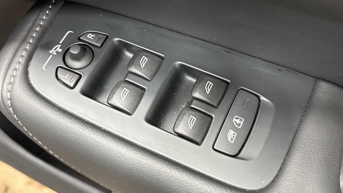 Used Volvo XC60 2025 for sale - 78006514: Photo 25