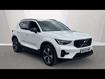 2023 (23) - Plus, B4 AWD mild hybrid, Petrol, Dark 5-Door