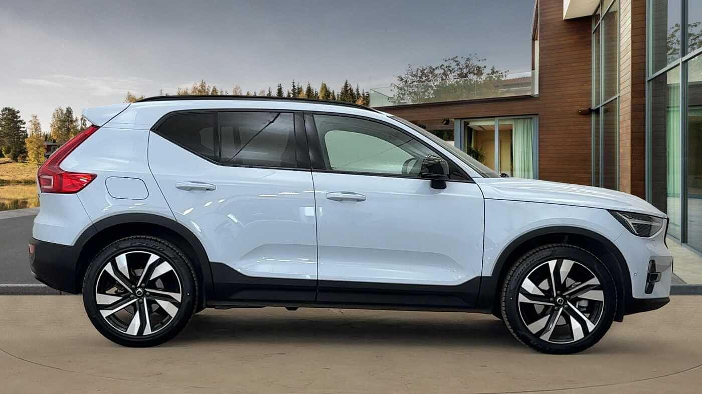 Used Volvo XC40 2024 for sale - 76440905: Photo 2