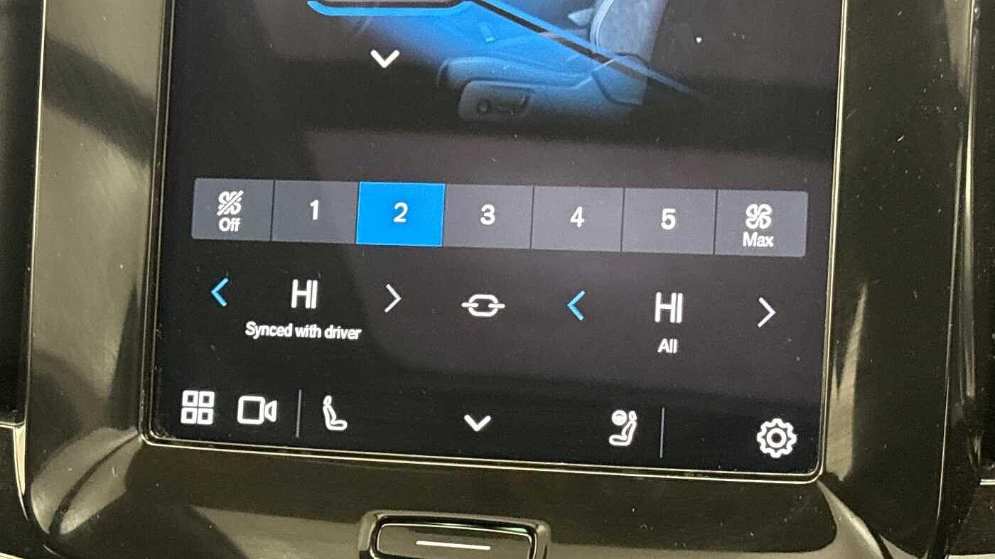 Used Volvo XC40 2024 for sale - 76440905: Photo 40