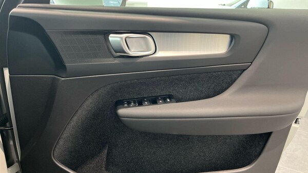 Used Volvo XC40 2025 for sale - 75127131: Photo 15