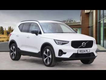 2024 (24) - Plus, B3 Mild hybrid, Petrol, Dark 5-Door