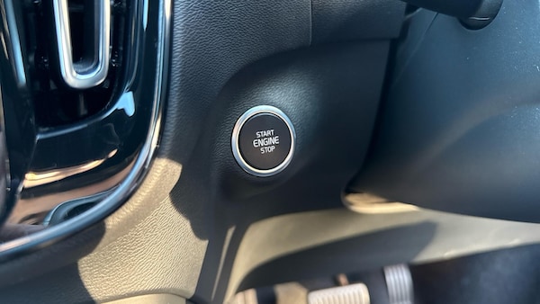 Used Volvo XC40 2023 for sale - 76246874: Photo 24