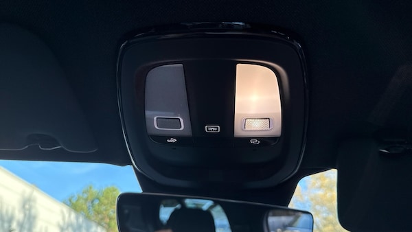 Used Volvo XC40 2023 for sale - 76246874: Photo 25