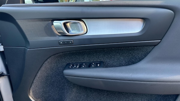 Used Volvo XC40 2023 for sale - 76246874: Photo 26