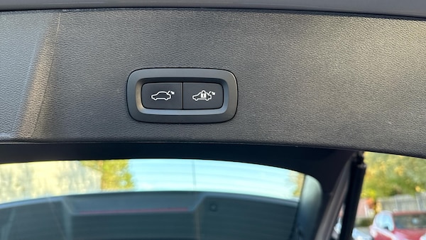 Used Volvo XC40 2023 for sale - 76246874: Photo 29
